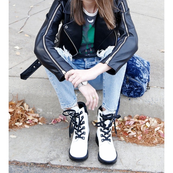 Edgy Kendall & Kylie Boots - Picture 2 of 2